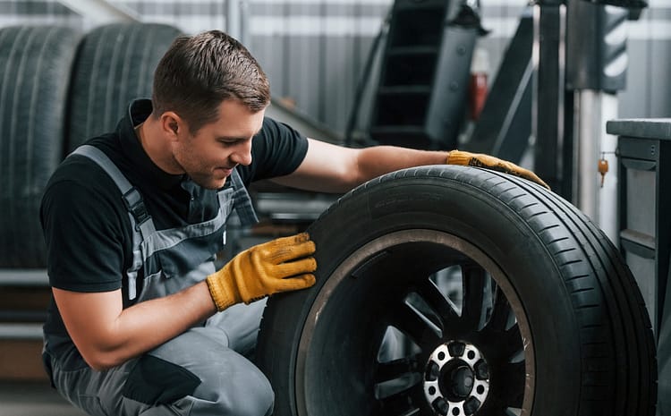  ¿Cada cuánto es recomendable cambiar los neumáticos del coche?