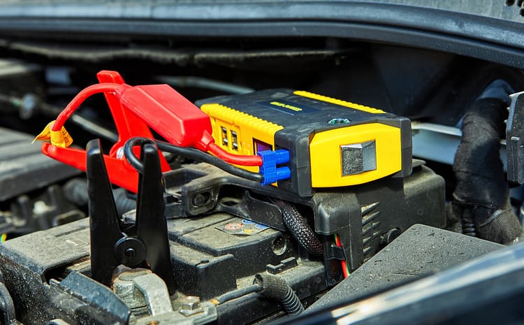 Can a Car Battery Die While Driving?