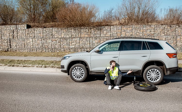  Handling a Driving Emergency: Tire Blowout – What to Do If It Happens
