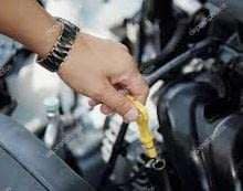 Revisa el nivel de aceite antes de viajar en tu auto